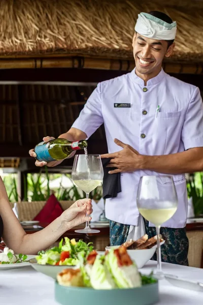 Gallery - CasCades Restaurant - Lunch Service Team