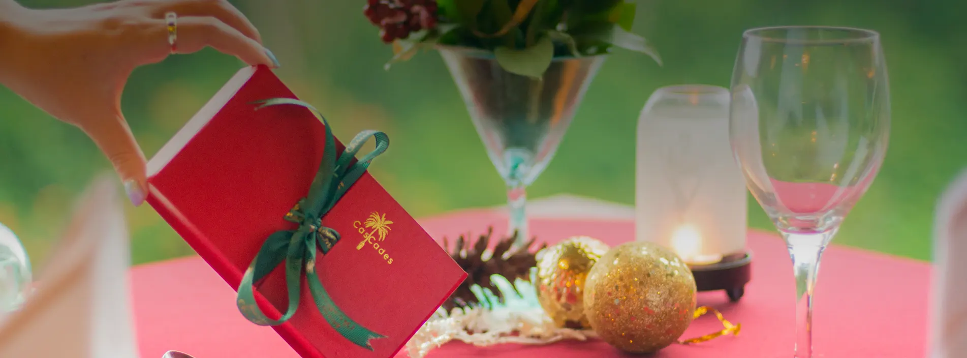 Celebrate Christmas Eve at CasCades