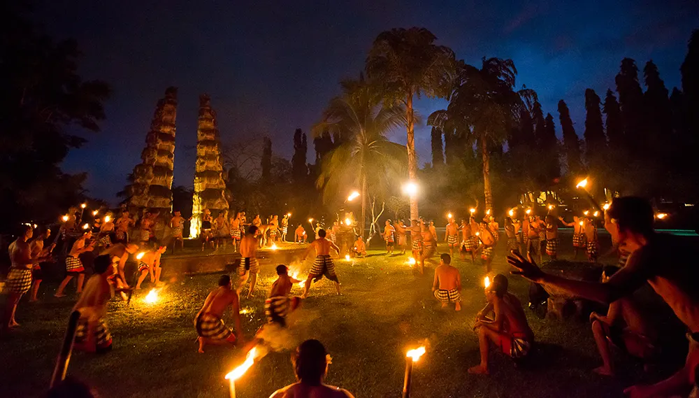 Balinese Dance Performance at Tanah Gajah a Resort by Hadiprana