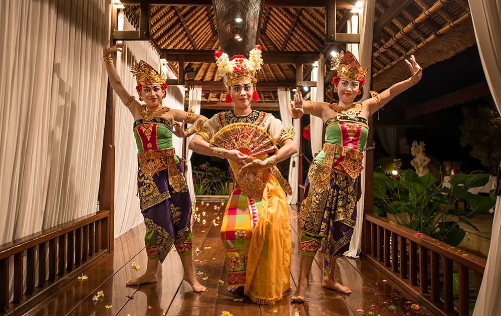 CasCades Restaurant - Balinese Dance