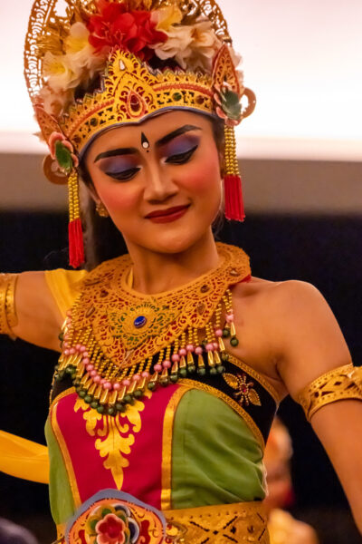 Viceroy-Bali-Balinese-CasCades-Dance